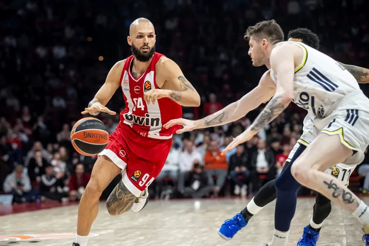 FINAL FOUR/ Olympiakos–Fenerbahçe : un choc de géants et un duel entre légendes du basket français