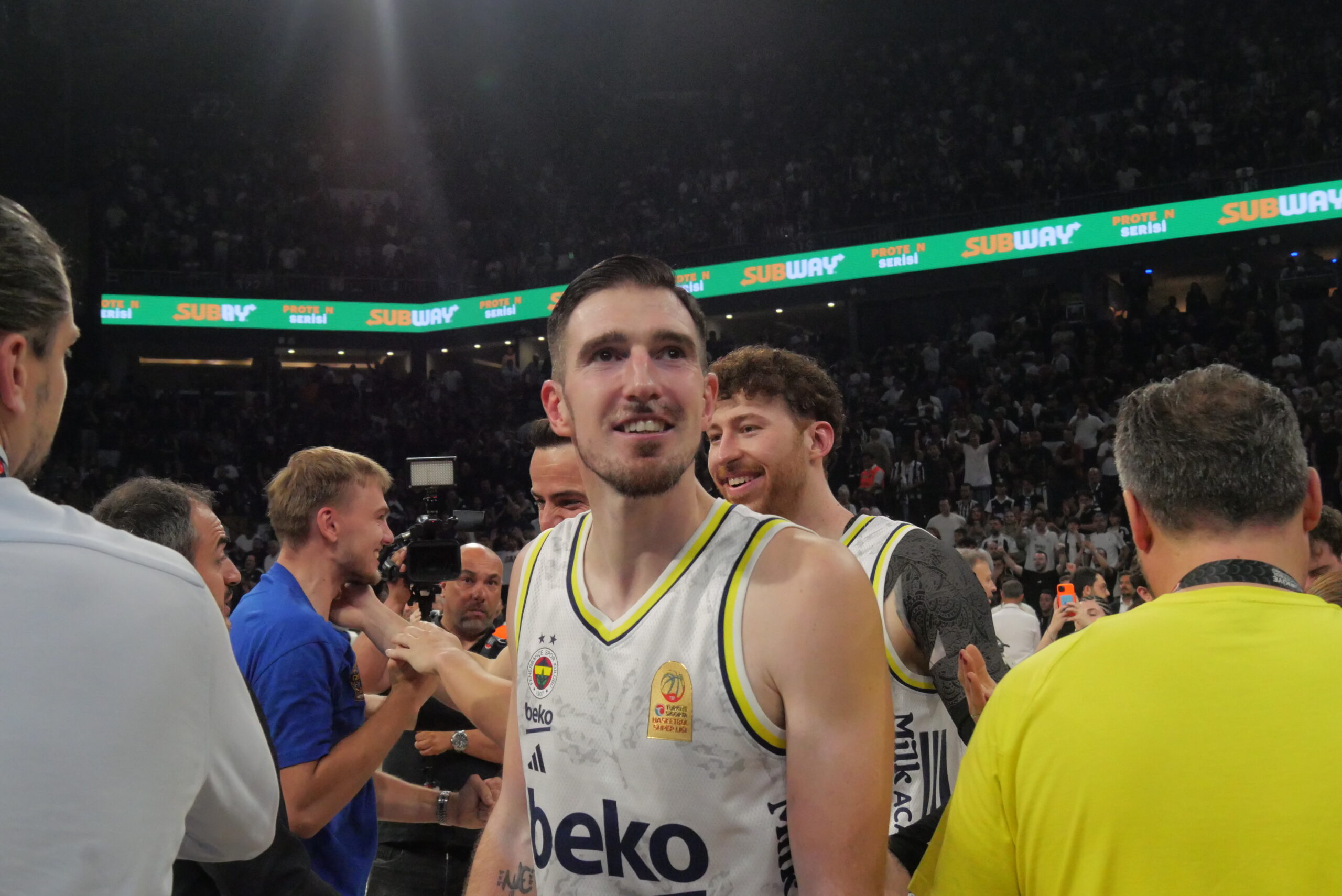 De Lyon à Istanbul, les derniers jours de la carrière de Nando De Colo : le récit exclusif sur la fin du Maestro
